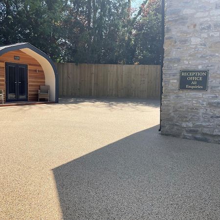 Pencoed House Estate Guest House Cardiff Exterior photo