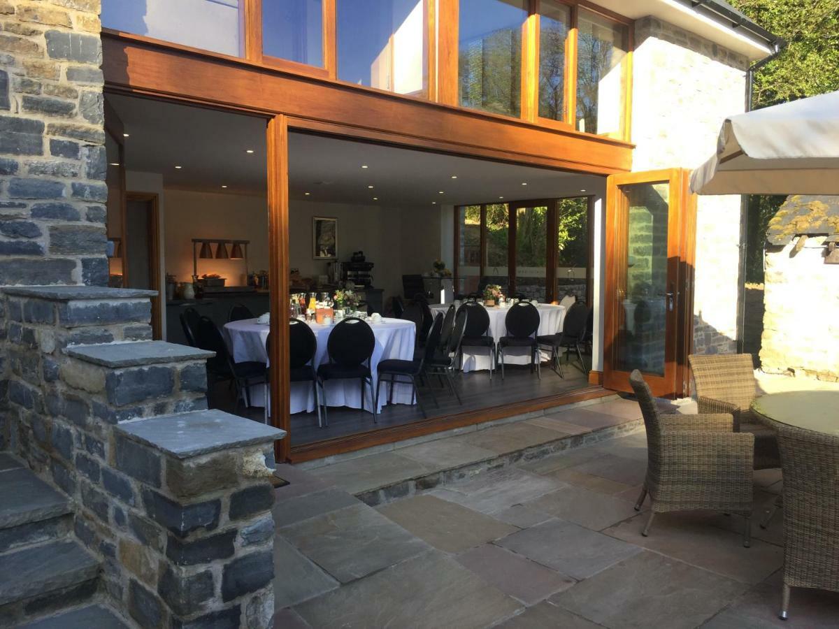 Pencoed House Estate Guest House Cardiff Exterior photo